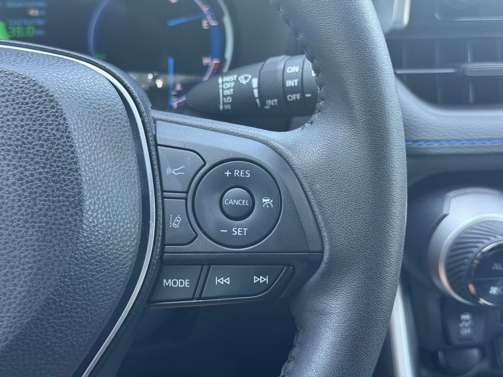 2024 Toyota RAV4 Hybrid SE photo 25