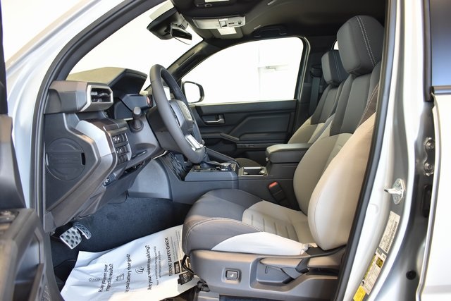 2025 Toyota Tacoma TRD Sport photo 16