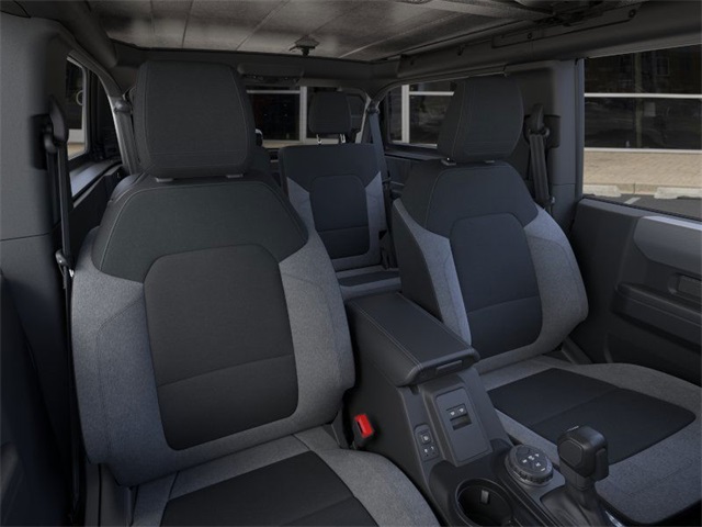2025 Ford Bronco Base photo 8