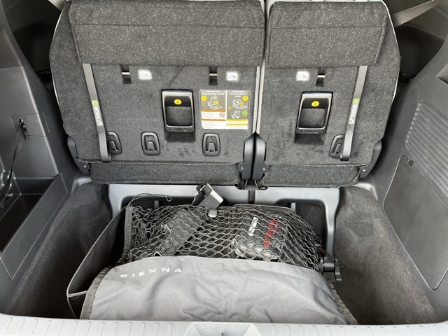 2025 Toyota Sienna XLE photo 23