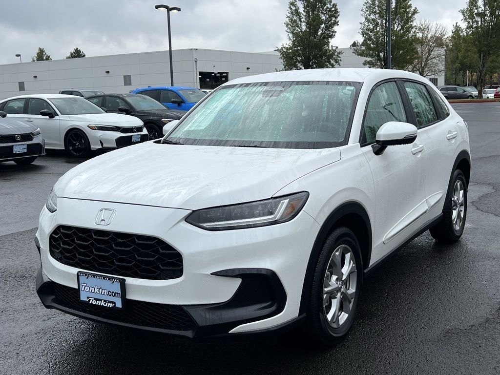 2025 Honda HR-V LX photo 3