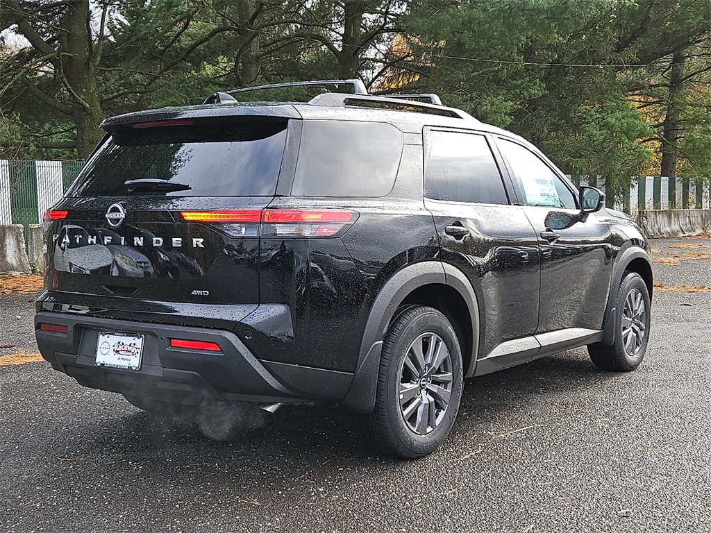 2025 Nissan Pathfinder SV photo 4