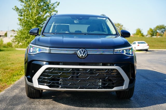 2025 Volkswagen Taos SEL photo 45