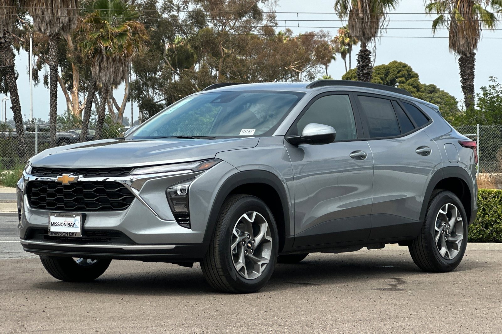2025 Chevrolet Trax LT photo 8