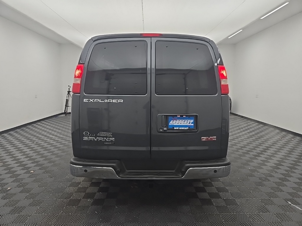 2016 Gmc Savana 2500 Cargo photo 2