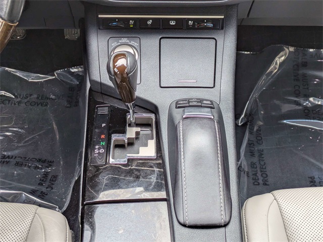 2013 Lexus ES 350 photo 9