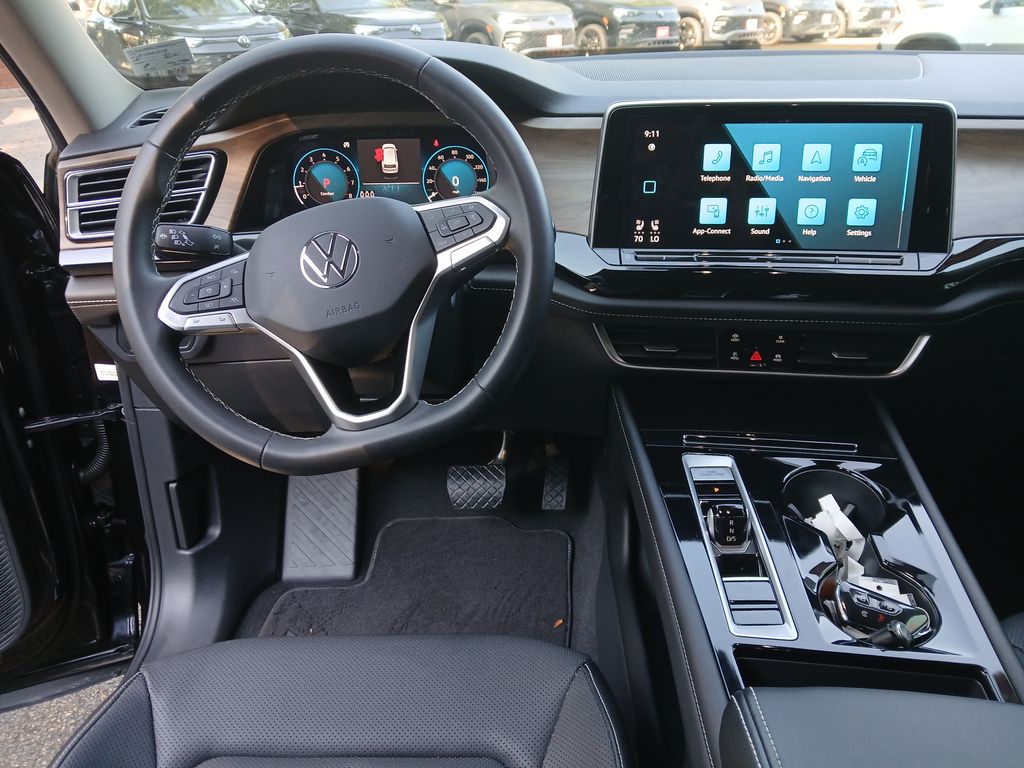 2024 Volkswagen Atlas SE Technology photo 10