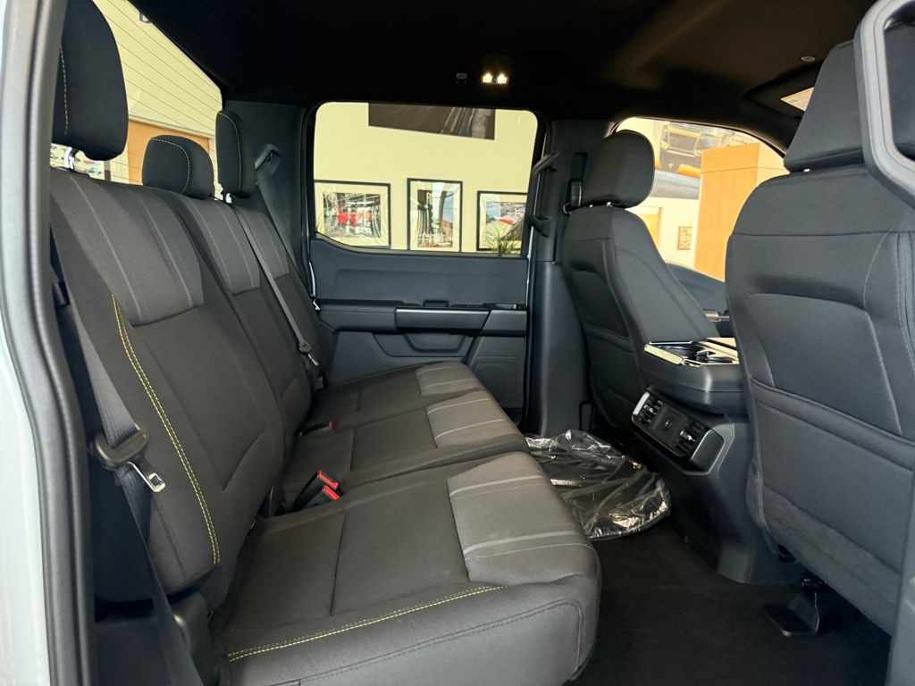2025 Ford F-150 STX photo 9
