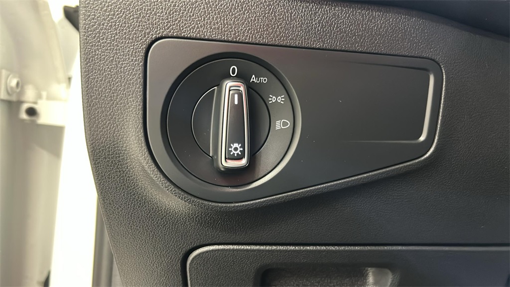 2021 Volkswagen Tiguan R-Line Black SEL photo 22
