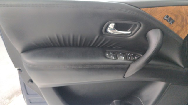 Used 2023  Nissan SL image 23