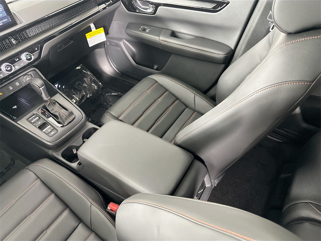 2026 Honda CR-V Sport Touring Hybrid photo 21