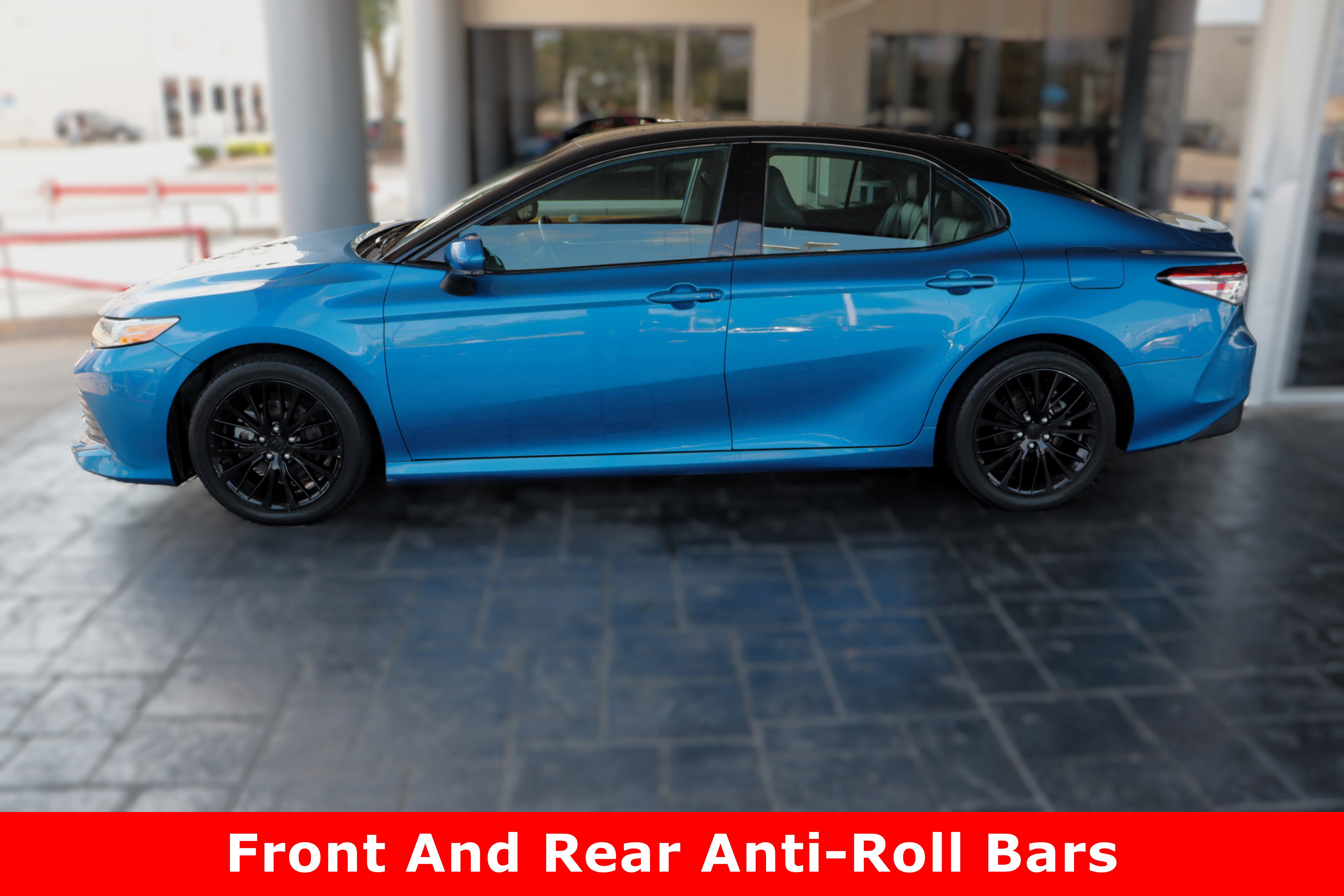 2020 Toyota Camry Hybrid XLE photo 5