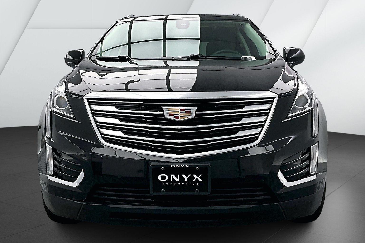 2017 Cadillac XT5 Luxury photo 2