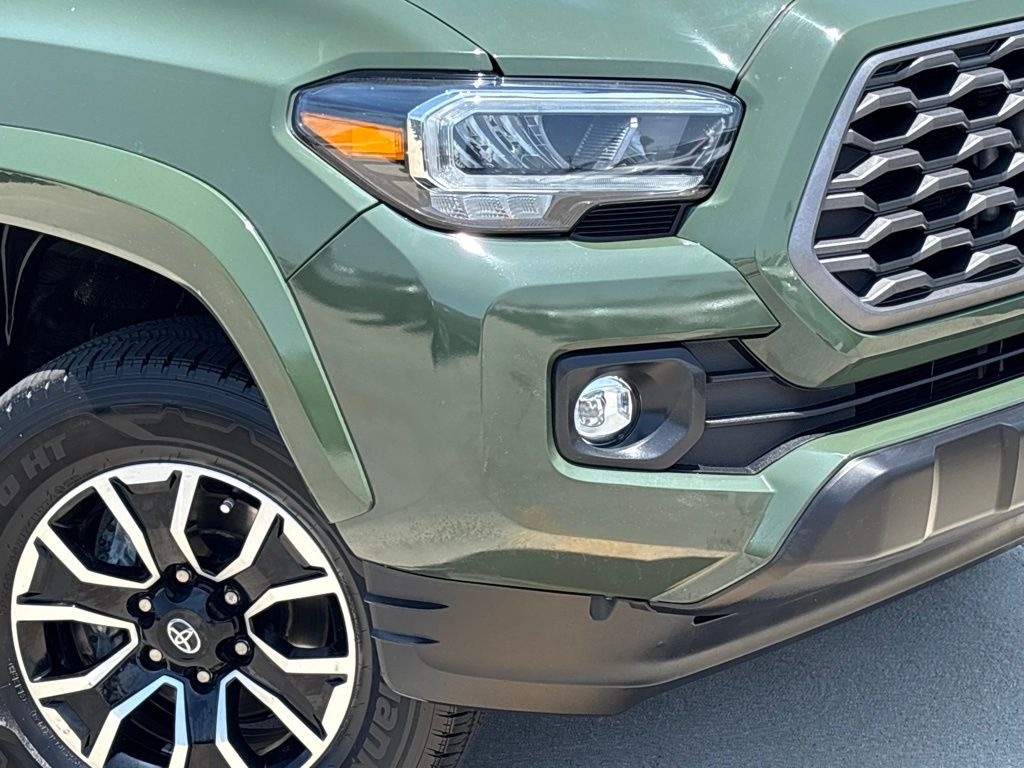 2022 Toyota Tacoma TRD Sport V6 photo 2