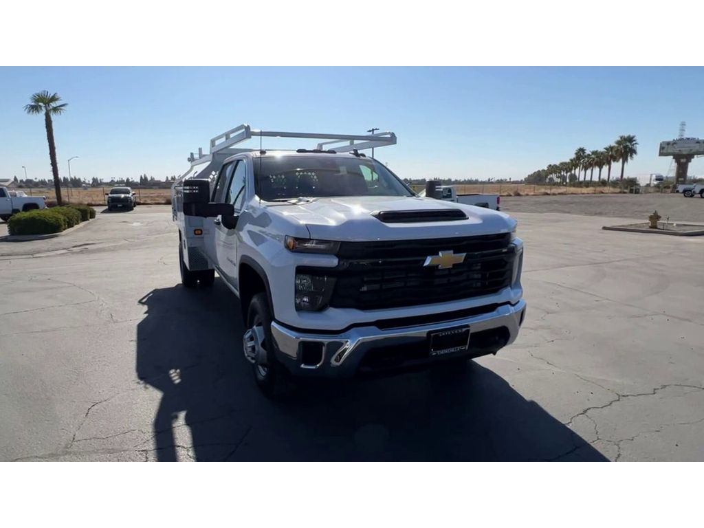 2024 Chevrolet Silverado 3500HD Work Truck photo 3
