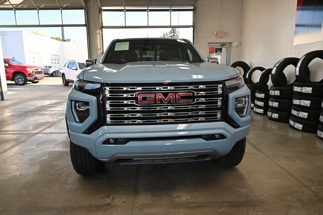 2025 Gmc Canyon Denali photo 2