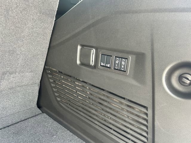 2025 Chevrolet Tahoe Premier photo 18