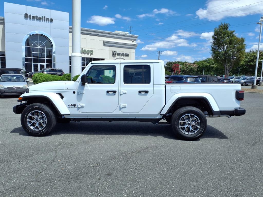 2025 Jeep Gladiator Sport S photo 14