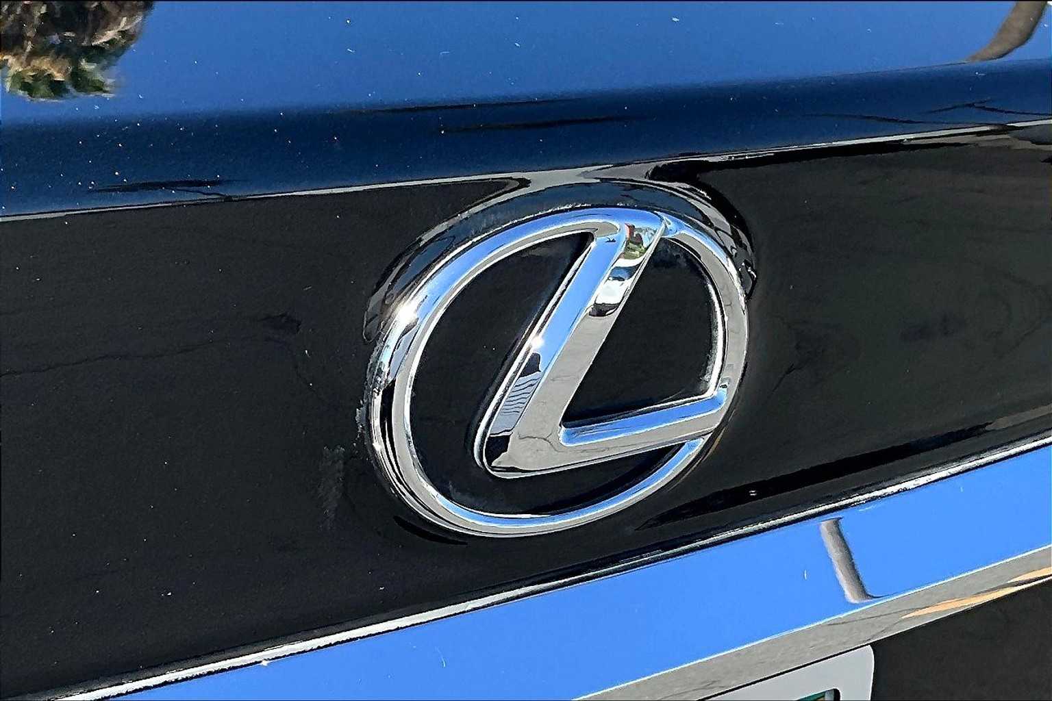 2017 Lexus ES 350 photo 30
