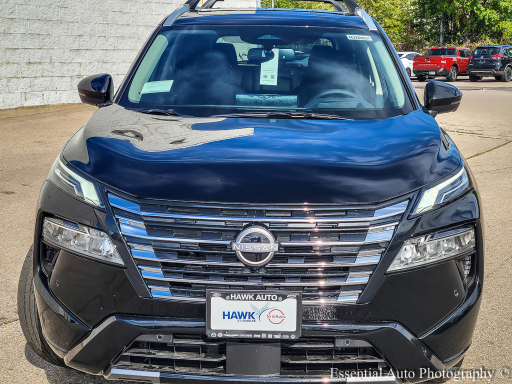 2026 Nissan Rogue Platinum photo 2