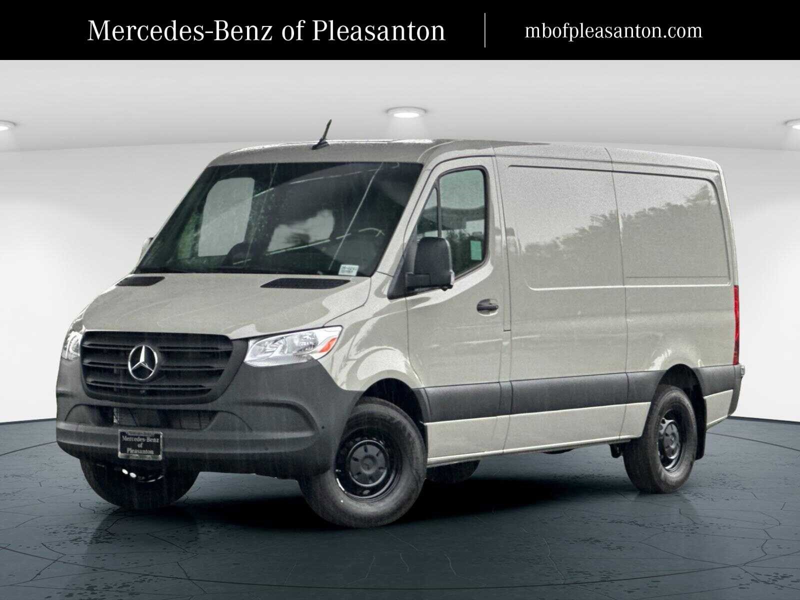 2026 Mercedes-Benz Sprinter Cargo Van Base's photo