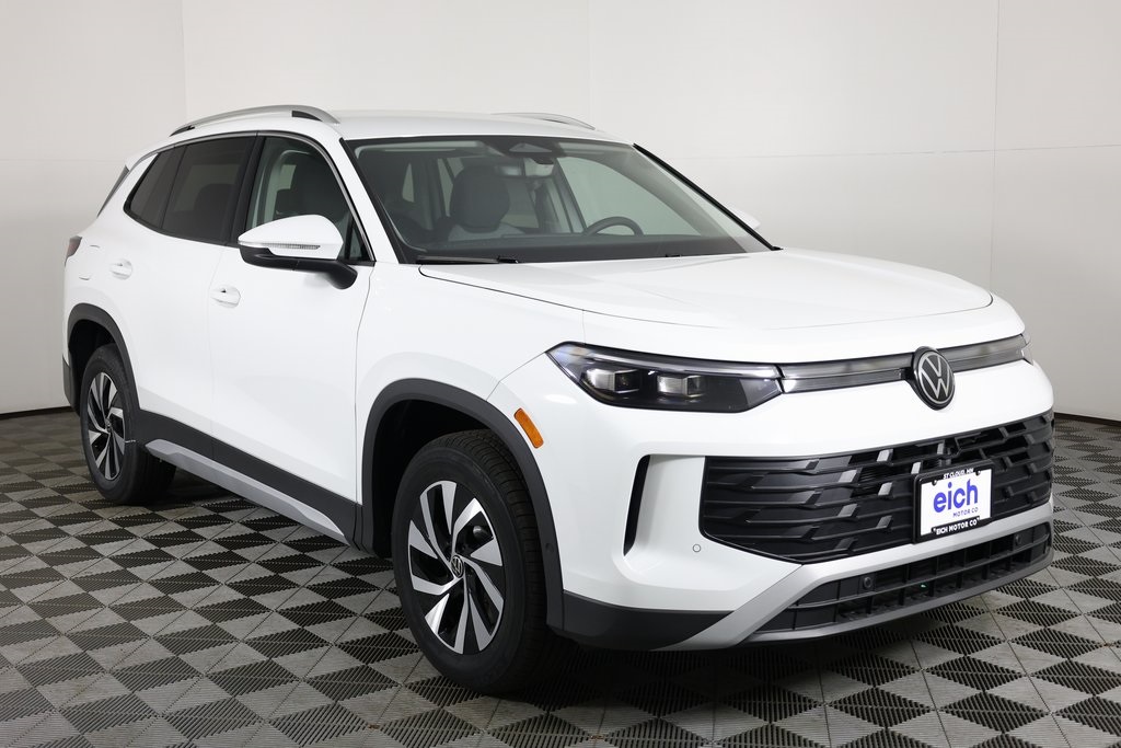 2025 Volkswagen Tiguan S's photo