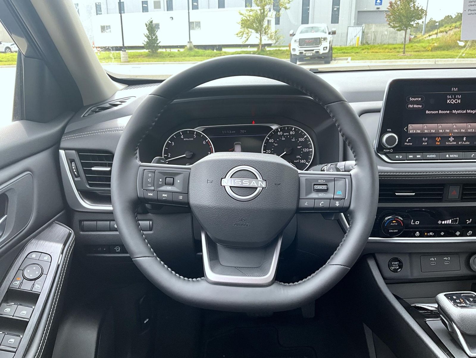 2026 Nissan Rogue SV photo 12