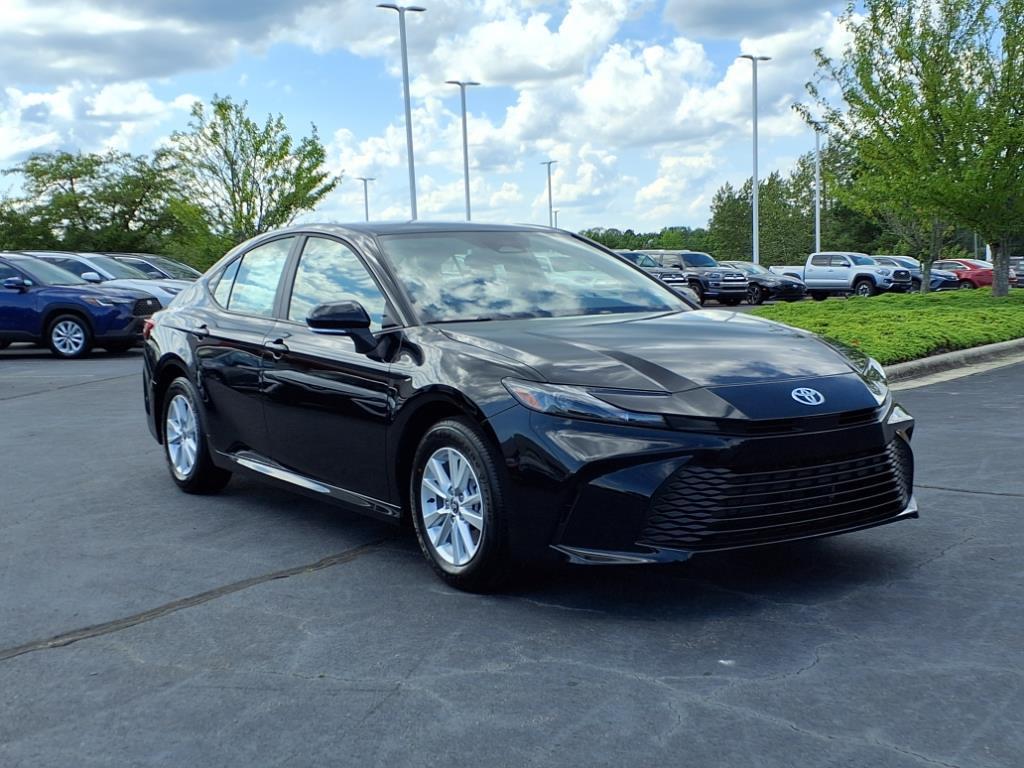 2025 Toyota Camry LE photo 8