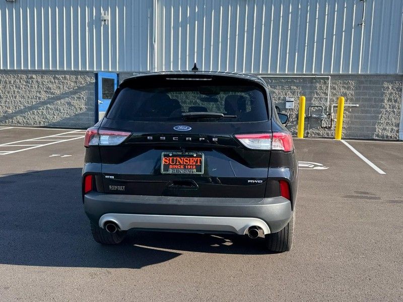 2021 Ford Escape SE photo 4