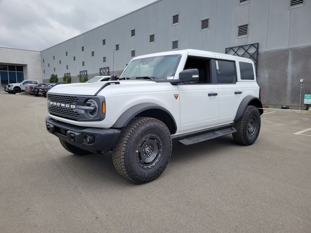 2025 Ford Bronco Badlands photo 2