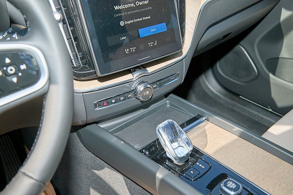 2026 VOLVO XC60 - Image 14