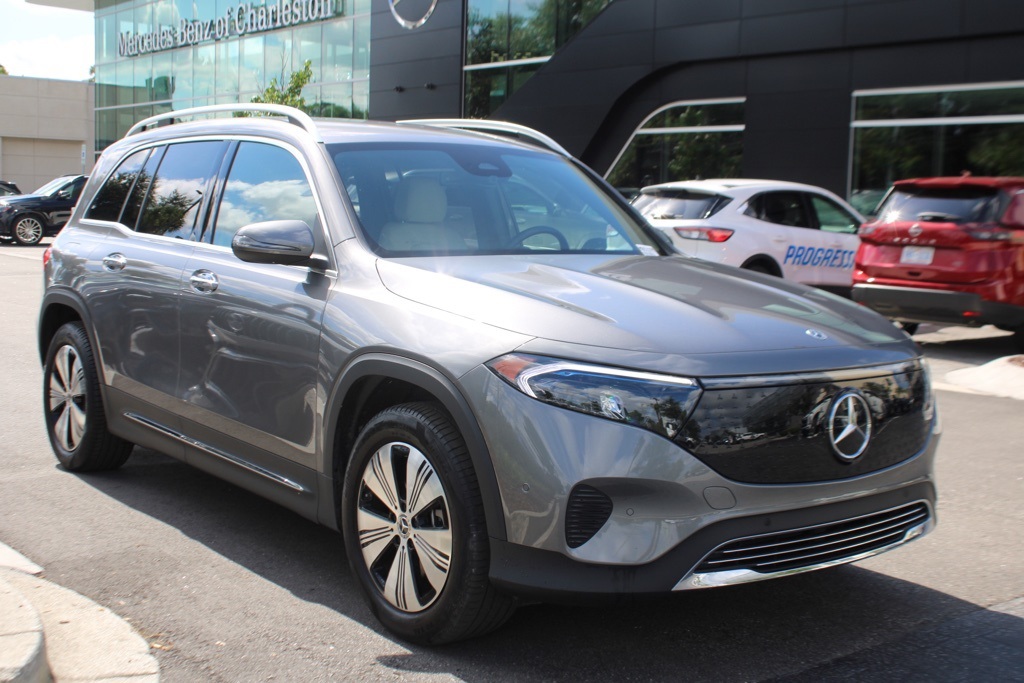 2024 Mercedes Benz EQB 250+ photo 3