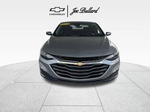 2024 Chevrolet Malibu 1LT photo 2