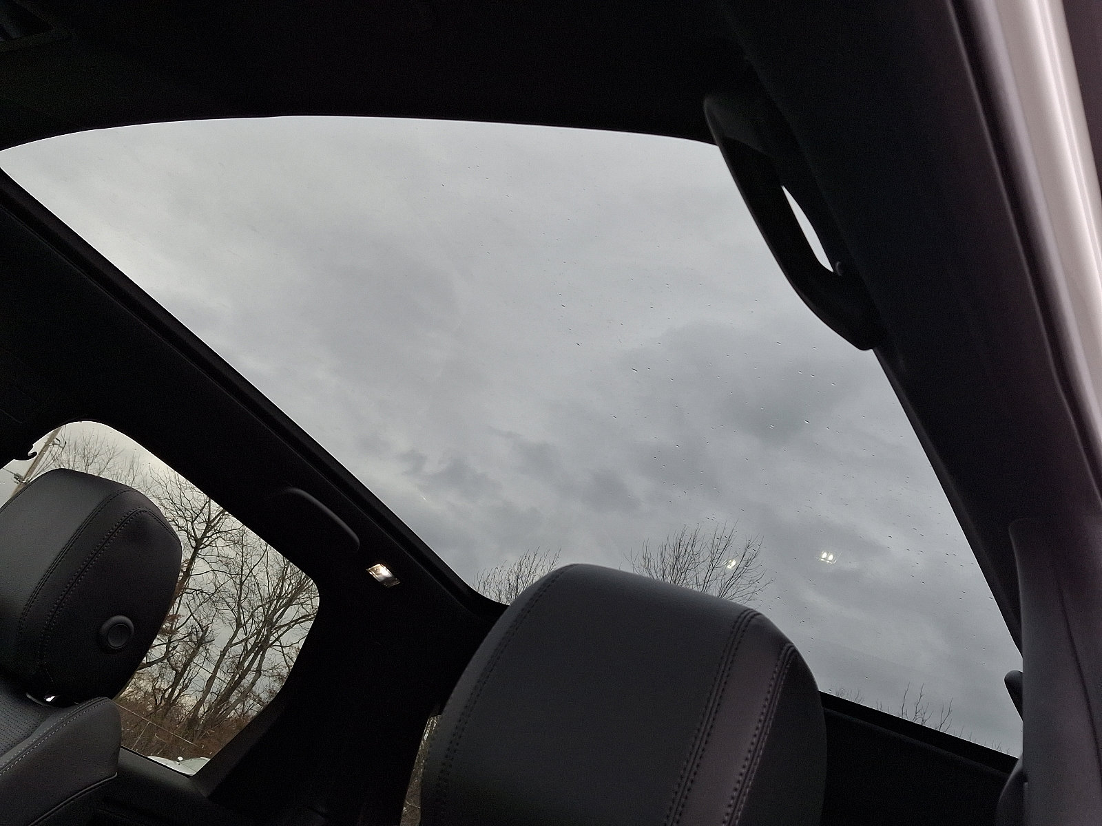 2025 Land Rover Discovery Sport Dynamic SE photo 16