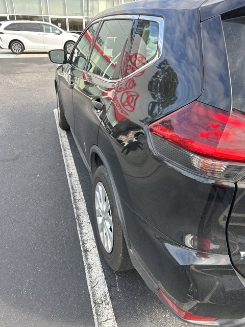 2019 Nissan Rogue S's photo