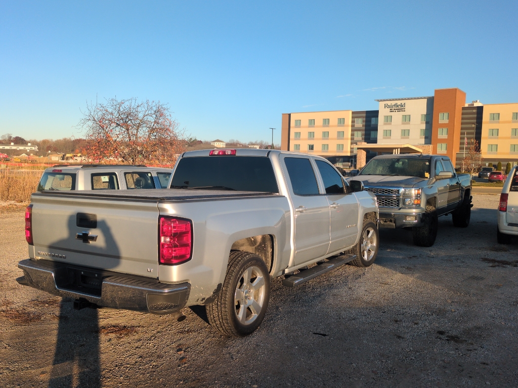 2016 Chevrolet Silverado 1500 LT photo 3