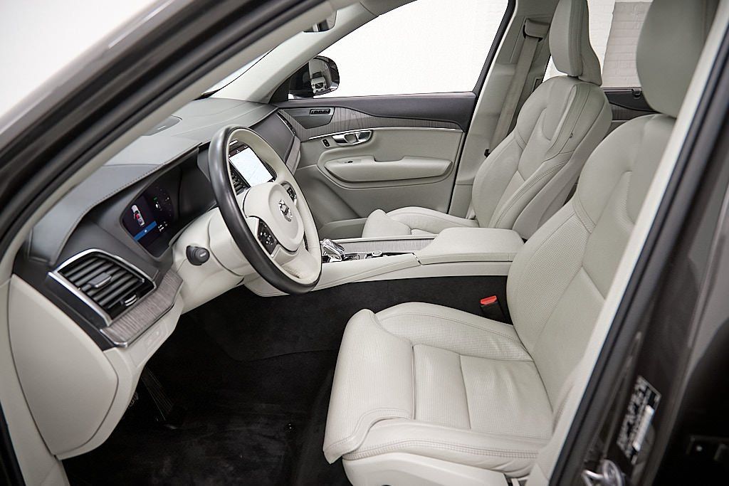 2023 VOLVO XC90 - Image 18