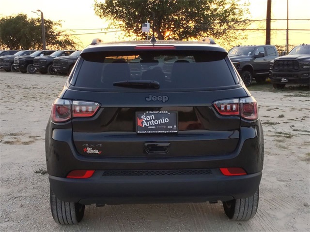 2026 Jeep Compass Latitude Altitude photo 6