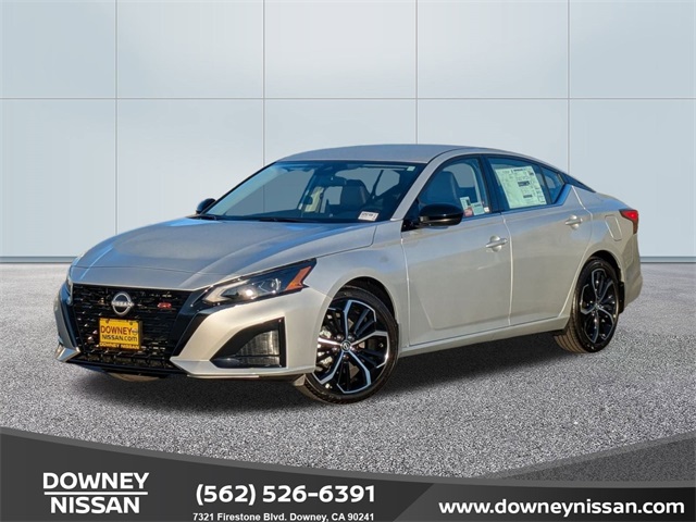 2025 Nissan Altima SR's photo