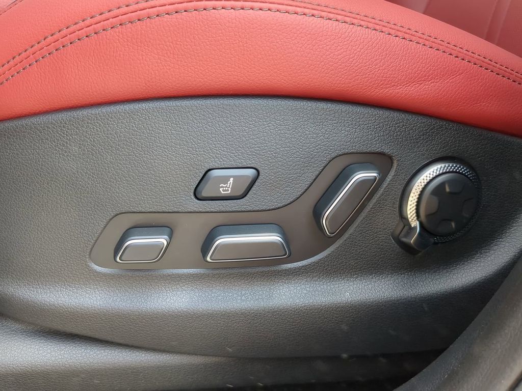 2025 Genesis GV70 2.5T Sport Prestige photo 19