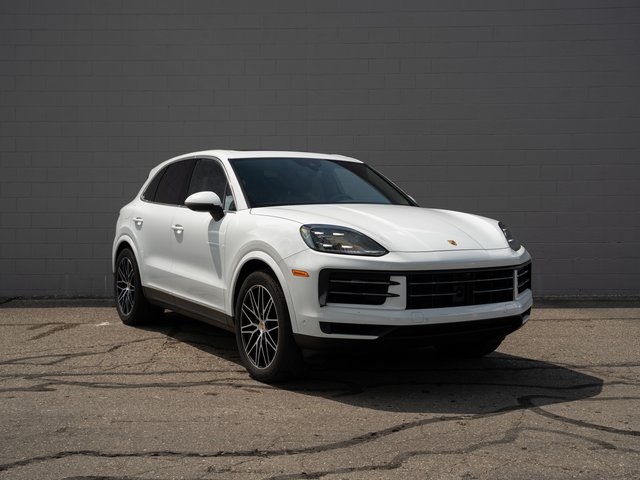 2024 Porsche Cayenne Base photo 8