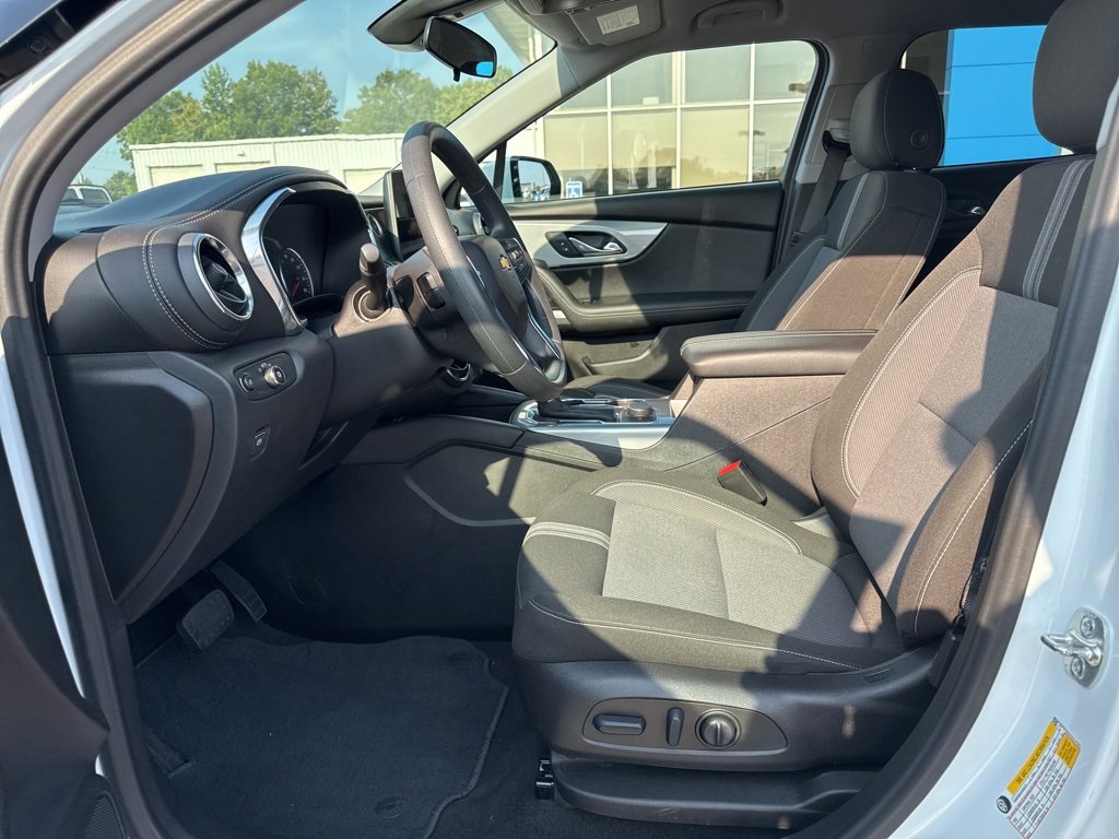 2025 Chevrolet Blazer 2LT photo 24