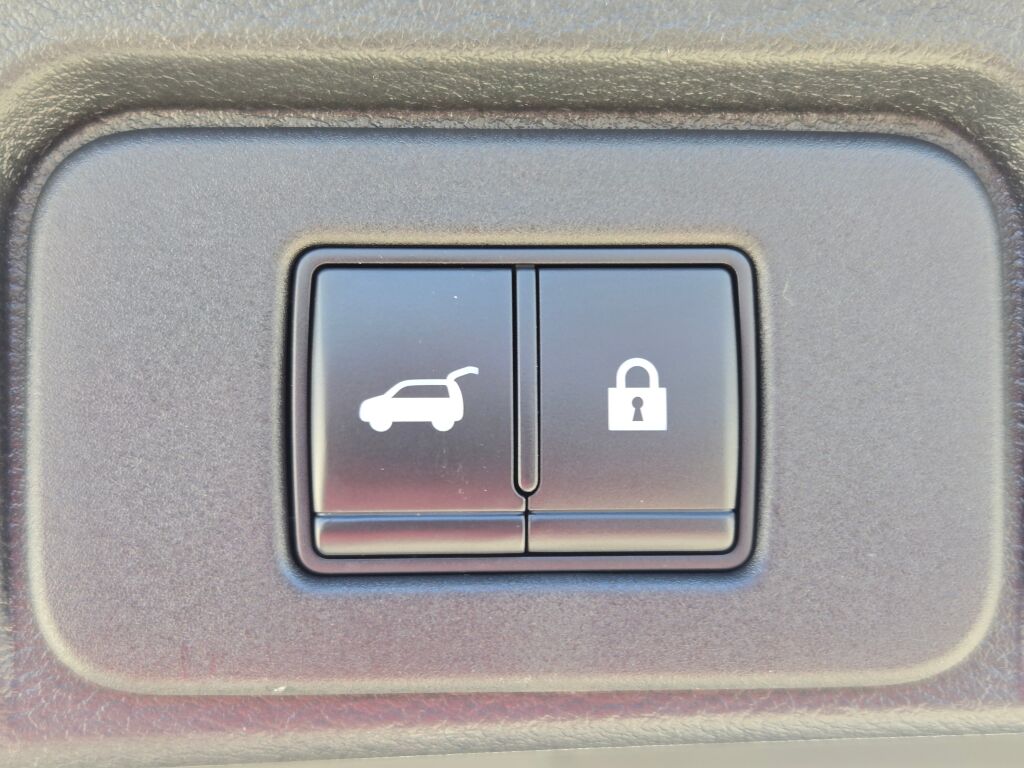 2021 Nissan Rogue SV photo 12