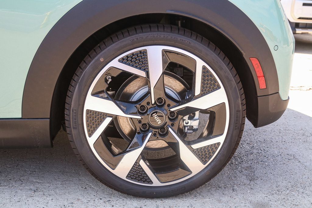 2026 Mini Cooper 2 Door Hardtop S Iconic photo 6