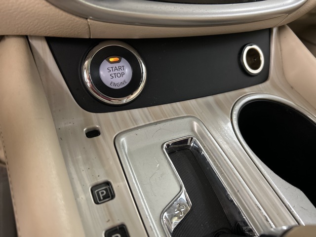 2015 Nissan Murano SV photo 10