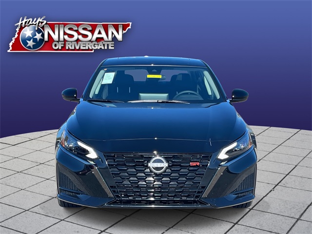 2025 Nissan Altima SR photo 2