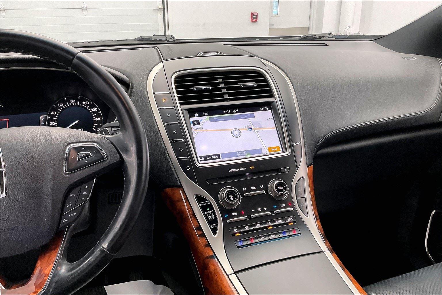 2016 Lincoln MKX Reserve photo 4