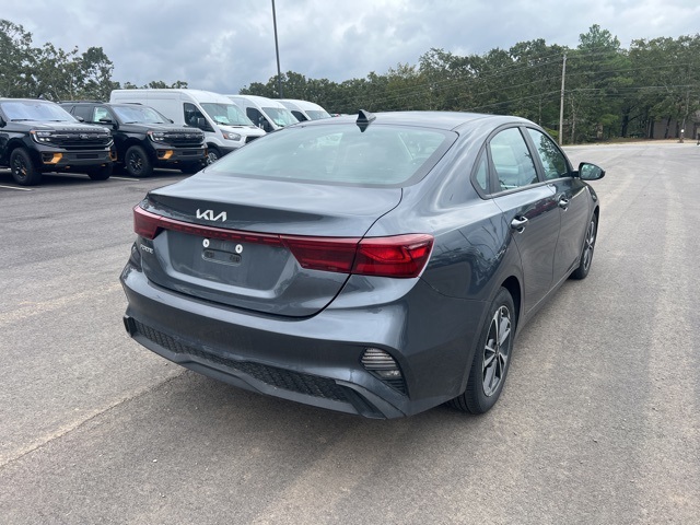 2024 Kia Forte LXS photo 3