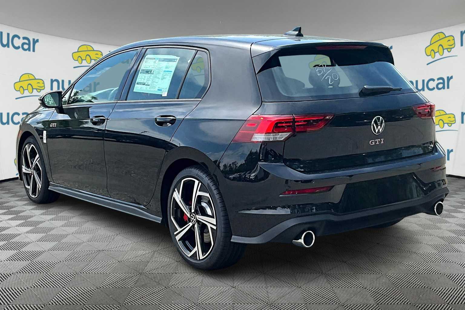 2025 Volkswagen Golf GTI SE photo 4