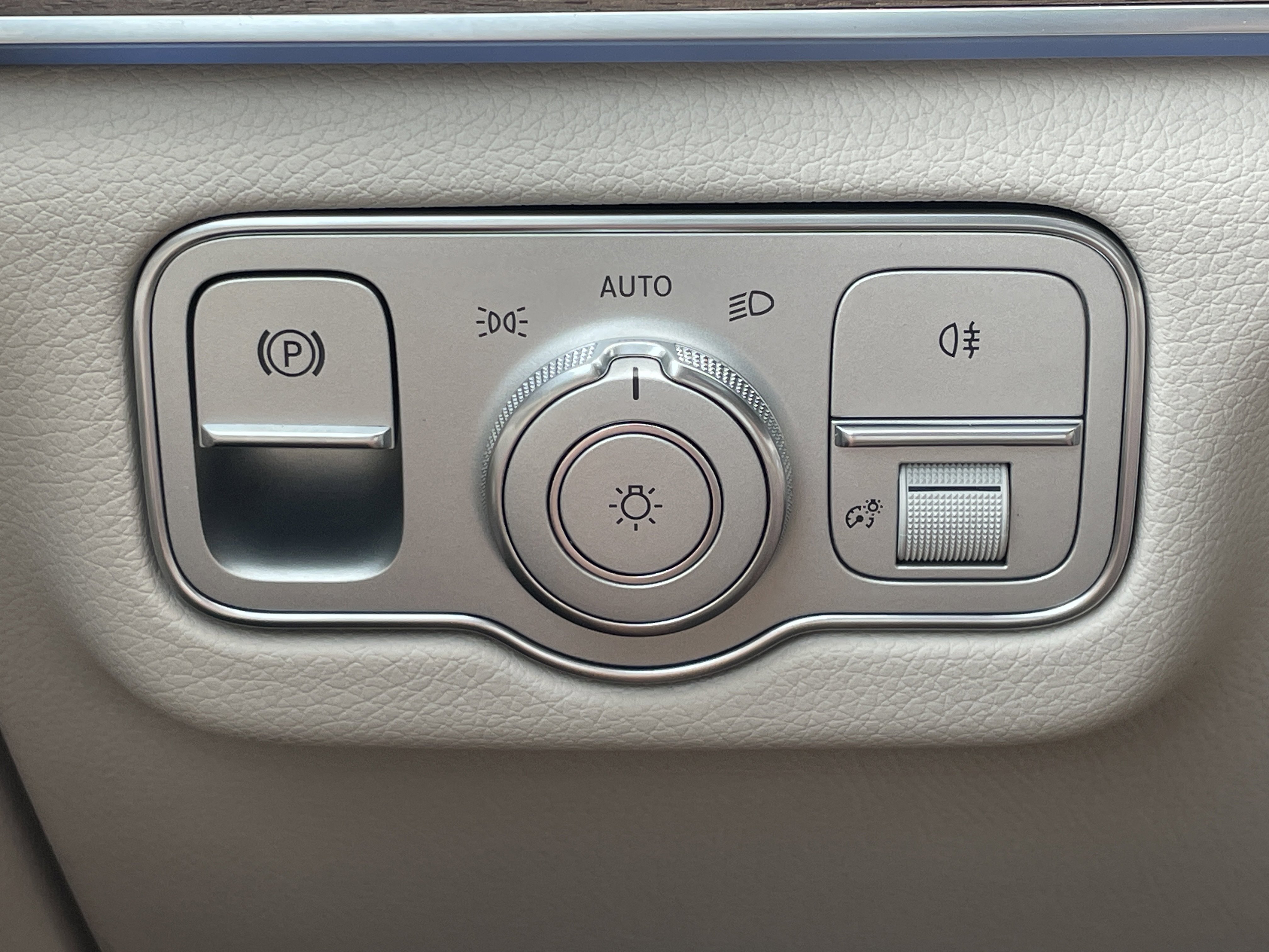 2026 Mercedes Benz GLE 350 4MATIC photo 2